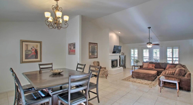 Game Room, Fire Pit & Putting Green: Glendale Home, Забронировать Дом для отпуска Глендейл 