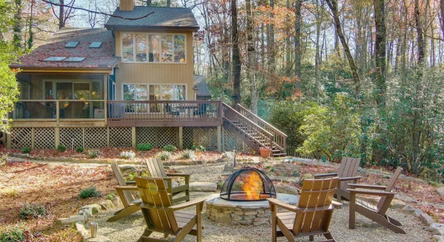 Sapphire Vacation Rental Cabin: Close to Hiking, Забронировать Отель Отели Сапфира с парковкой, Парковка