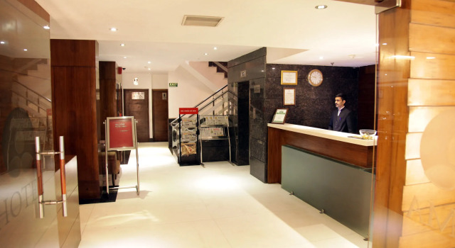 Hotel Cama, Varaa Hotelli Mohali Punjab