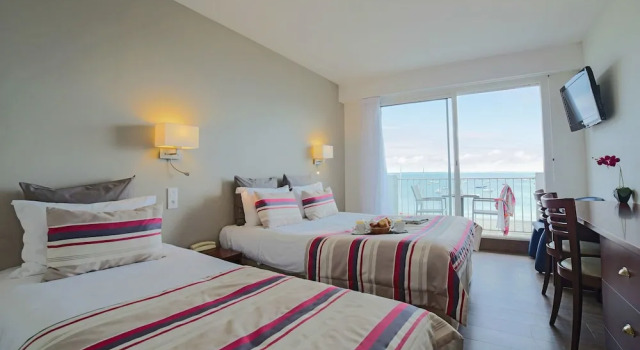 Двухместный номер Standard с балконом и с видом на море Hotel De la Plage