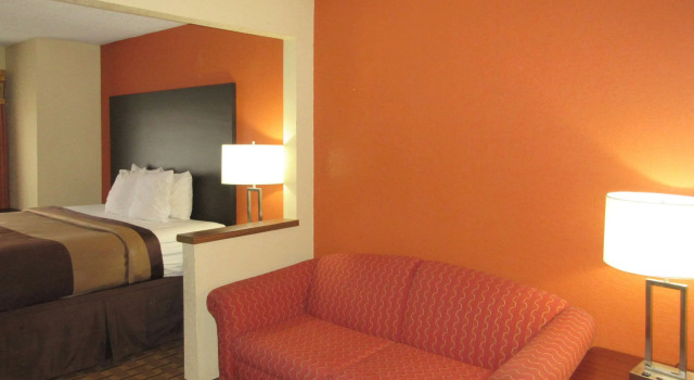 Двухместный люкс Quality Inn & Suites Benton Harbor - St Joseph