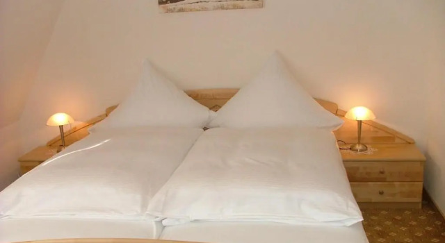Hotel Thule, Забронировать Отель Каролинензиль East Frisia