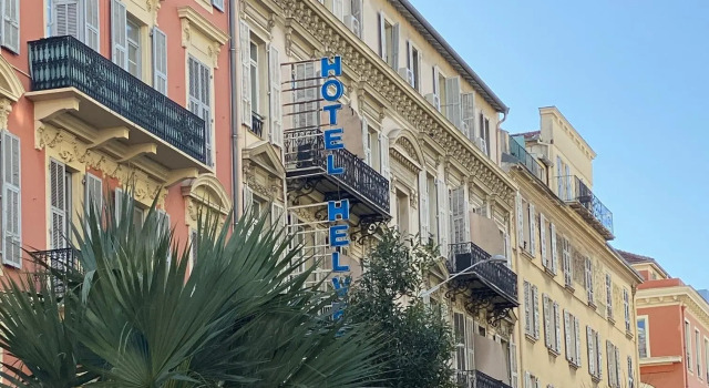 Кровать в общем номере Hôtel Helvétique
