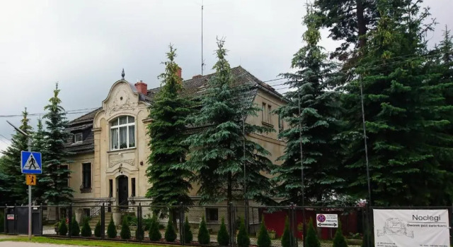 Dworek pod świerkami, Забронировать Отель Отели Еленя-Гура 3 звезды, 3*