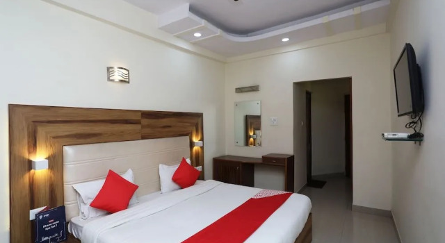 Oyo 30068 Hotel Kesar Palace