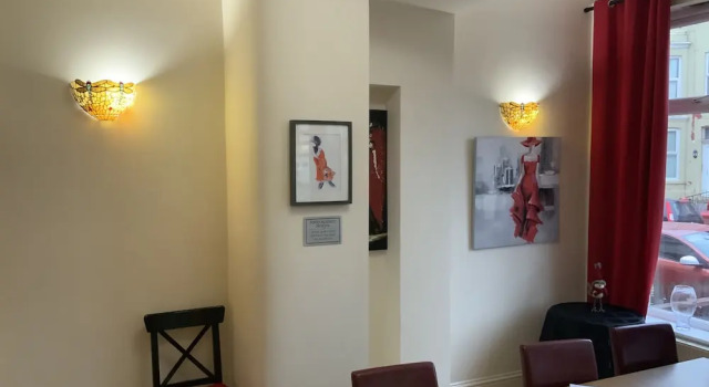 Scarlets Hotel & Jocks Bar, Забронировать Отель Отели Англии с завтраком, Завтраки
