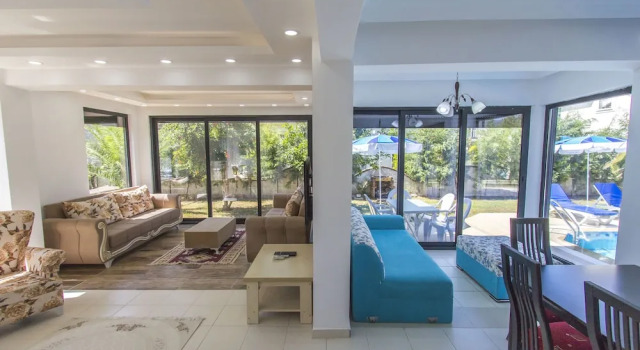 Villa Serra by Villamnet
