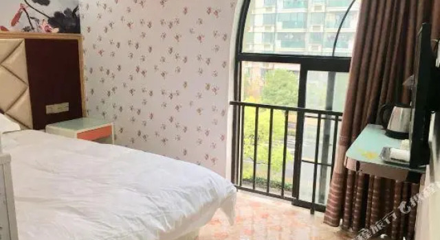 Xinrong Hotel, Varaa Hotelli Shanghai Shanghai
