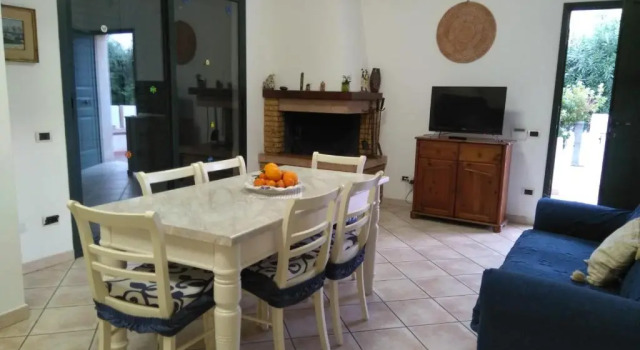Коттедж с 3 комнатами Villa Pula Mare
