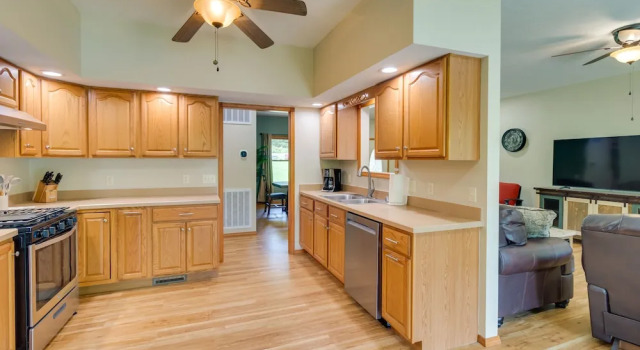 Waterfront Getaway w/ Patio on the White River!, Varaa Lomakoti Cotter 