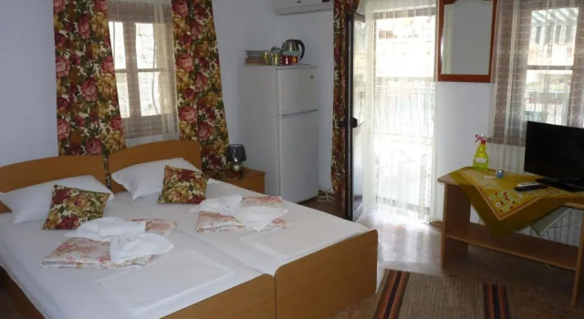 Трёхместный номер Standard с красивым видом из окна Guest House Zhelevi