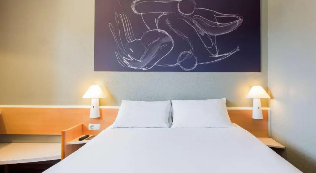 Standard Doppel Zimmer Ibis Granada