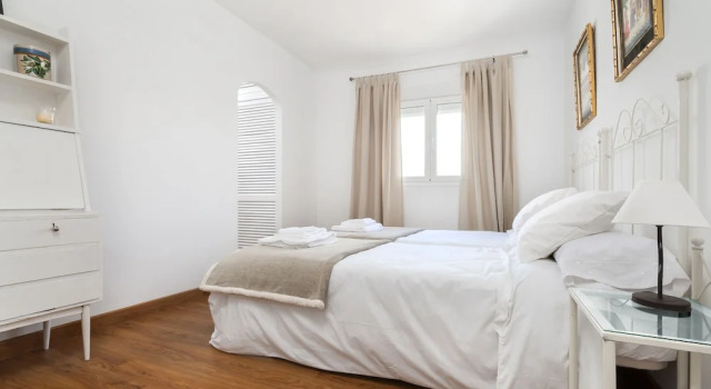 Beautiful Reformed Apartment for 3 pax Atico Velarde, Забронировать Апартаменты/квартира Апартаменты Севильи, рядом с Мост Триана, Апартаменты/квартира