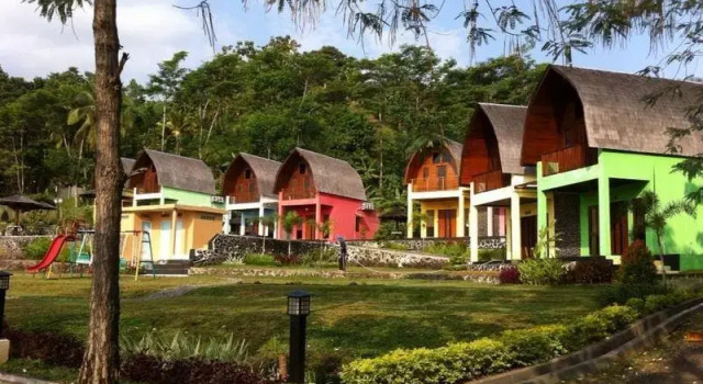 Lojiwood Beach Cottages, Book Hotel Hoteller i Cisolok med pool, Swimmingpool