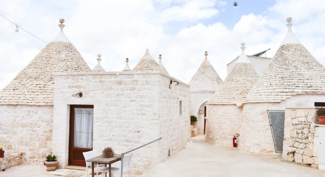 Trulli Loco, Book Vacation Home Hotels in Locorotondo with a Pool, Swimming Pool