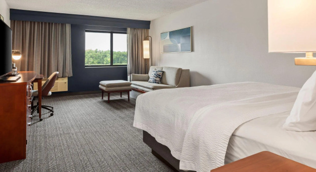 Двухместный номер Standard с видом на реку Courtyard by Marriott La Crosse