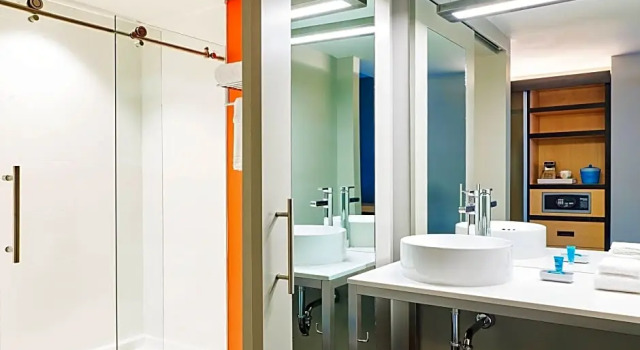 Номер Standard Aloft by Marriott South Bend