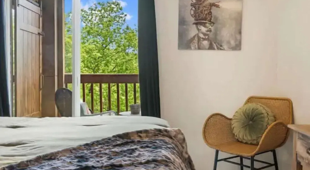 Time Traveler Suite - Private Balcony, Забронировать Апартаменты/квартира Отели Table Rock Lake с парковкой, Парковка