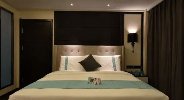 Люкс Deluxe Xana Hotelle Hotel (Shijiazhuang Railway Station East Square Subway Station)