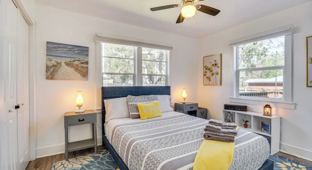 Charming Gulf Coast Cottage - 1 Mile to the Coast!, Забронировать Дом для отпуска Лонг-Бич Миссисипи - побережье, рядом с Long Beach WWII Battleship Guns
