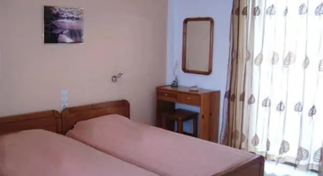 Ero Studios, Rezerwuj Hotel Hotele w Saronic Islands z parkingiem, Parking