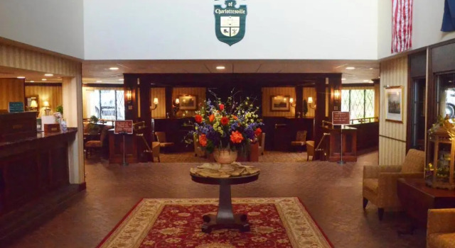 The English Inn of Charlottesville, Забронировать Отель Шарлотсвилл Shenandoah National Park