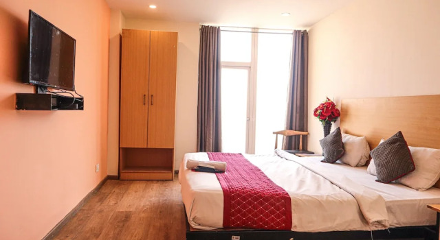 Hotel Noida Grand 121, Забронировать Отель Нойда штат Уттар-Прадеш