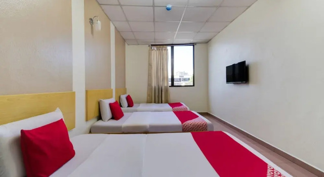 Люкс Superior OYO 89461 CP Hotel