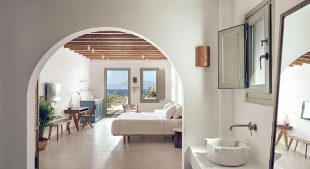 Belvedere Mykonos - Hilltop Rooms & Suites - The Leading Hotels of the World, Забронировать Отель Отели Миконоса с парковкой, рядом с Panagia Paraportiani Church, Парковка