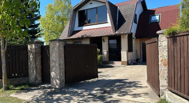 Коттедж с 4 комнатами Holiday house Vijole
