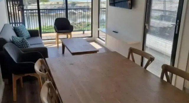 Семейный номер Standard с балконом и с видом на океан Big4 Normanville Jetty Holiday Park