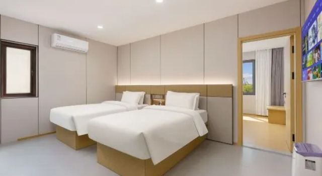 Люкс Comfort Mapie Ocean 5 Hotel (Dalian Jinshitan Discovery Kingdom)