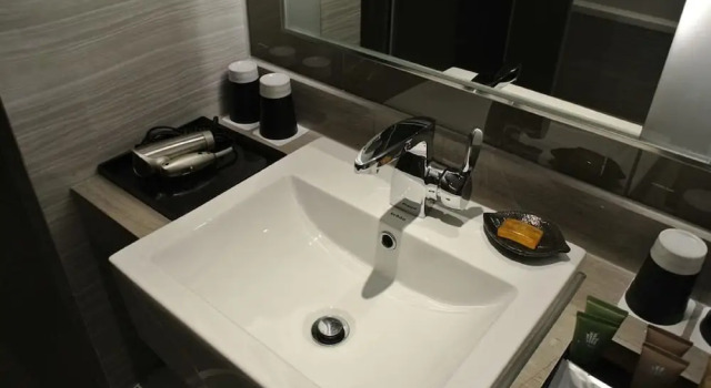 Четырёхместный номер Standard с балконом и с видом на гавань City Suites - Kaohsiung Chenai