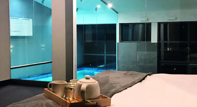 Młyńska 8 Apartament z prywatnym basenem, Забронировать Апартаменты/квартира Отели Бельско-Бялы с парковкой, рядом с Bielska BWA Gallery, Парковка