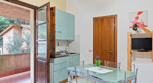 Sunlit Holiday Home in Guardistallo With Swimming Pool, Reserva ahora Hotel Guardistallo Toscana