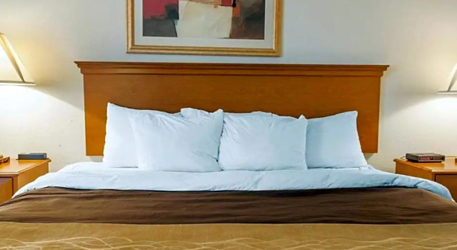 Номер Standard Quality Inn & Suites Near Amish Country