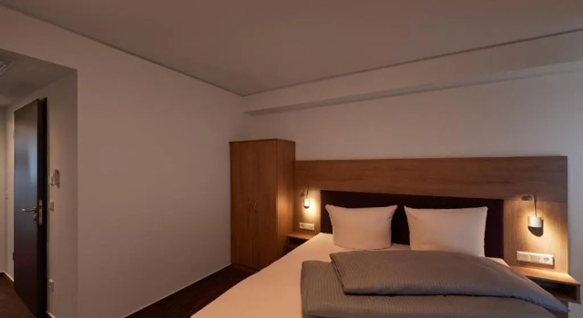 HOTEL NEW IN - Ingolstadt - Gaimersheim, Varaa Hotelli Hotellit Baijeri pysäköinnillä, Pysäköinti