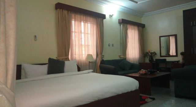 Двухместный люкс Royal Zeina Suites Abuja
