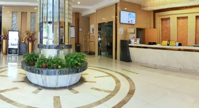 Feng Yuan International Hotel, Book Hotel Hoteller i Xiangyang med parkering, Parkering