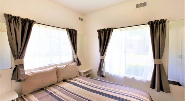 Четырёхместный номер Standard с 2 комнатами с балконом BIG4 Mornington Peninsula Holiday Park