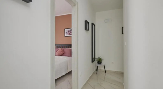 Апартаменты On the Third Cloud 2BDR with walk-in closet