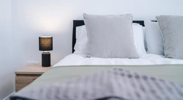 Коттедж Stylish 2 Bedroom House, Entire Home, Free Parking, Wifi & Netflix