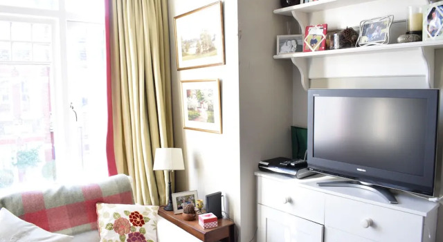1 Bedroom Apartment Close To Clapham Common, Varaa Huoneisto Asunnot kohteessa Merseyside, Huoneisto