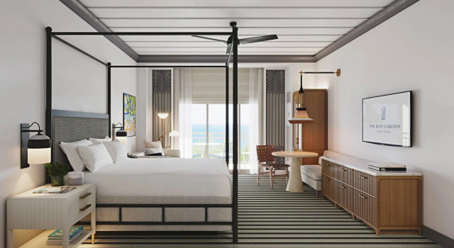 Четырёхместный номер Standard с балконом и с красивым видом из окна The Ritz-Carlton, Grand Cayman