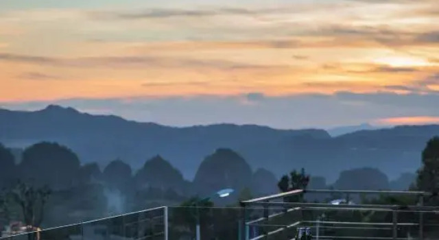 The clouds on the mountain R&B in Xiayanbei Village
