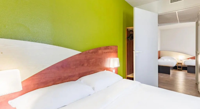 Четырёхместный номер Standard B&B HOTEL Poitiers 3 Futuroscope