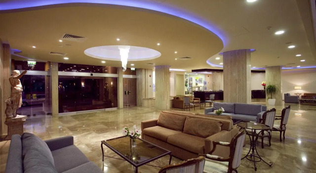 Poseidonia Beach Hotel