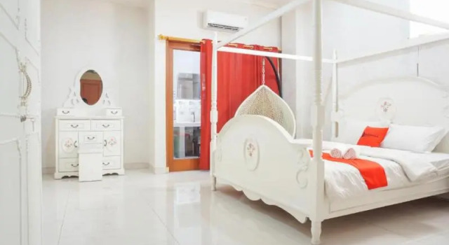 Двухместный номер Standard RedDoorz near Kemang Square