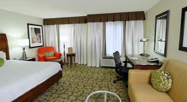 Двухместный люкс c 1 комнатой Hilton Garden Inn Calabasas