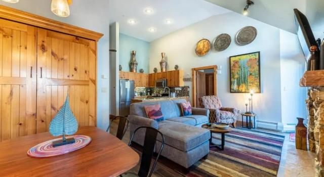 Апартаменты 1 Bedroom Colorado Vacation Rental In River Run Village Steps From The Summit Express Gondola